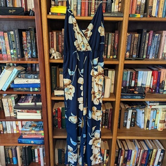 Davi and Dani spaghetti strap navy blue floral jumpsuit NWT large - Picture 2 of 8